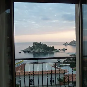 Mazzarò Isola Bella , Taormina Italia