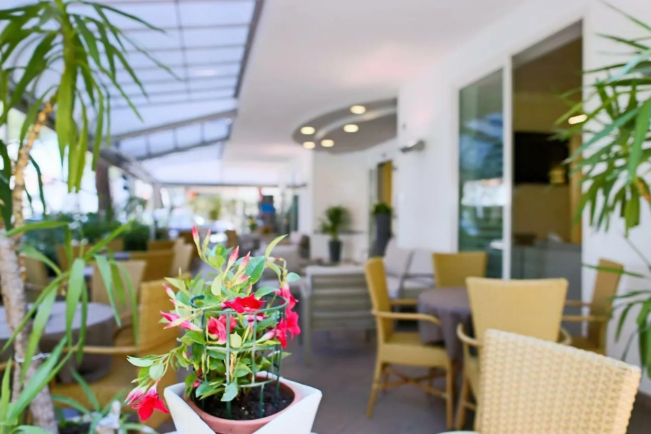 **  Hotel Myosotis Riccione Italia
